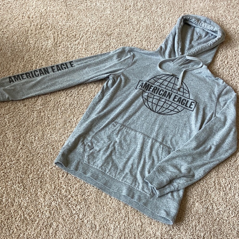 American Eagle long sleeved shirt with hood